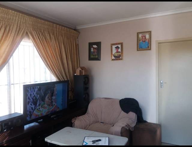 2 BEDROOM HOUSE SOLD IN SOSHANGUVE XX